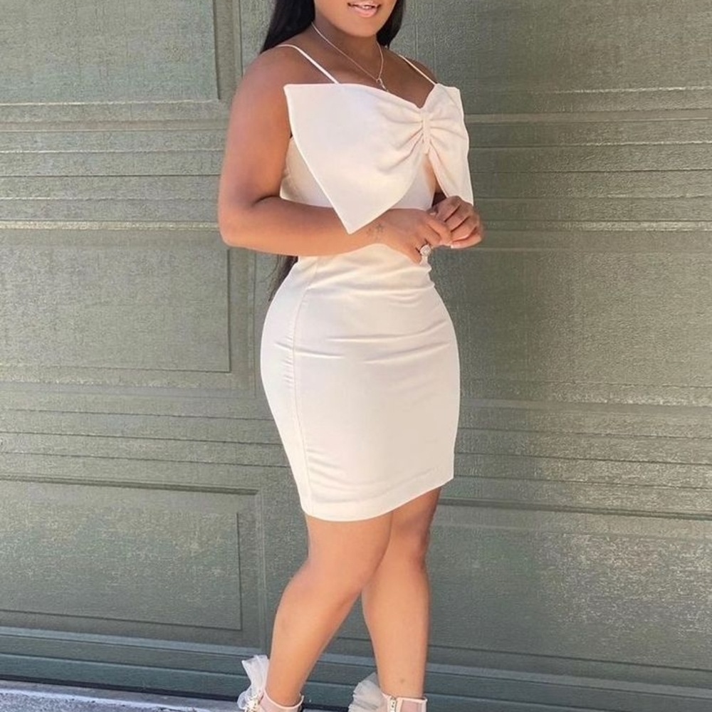 Elegant Cream Bow Dress